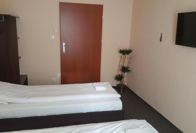 فندق على الطريق Ik Sj