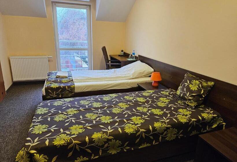 فندق على الطريق Ik Sj