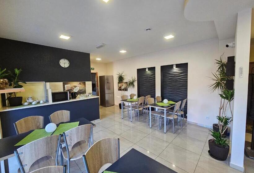 فندق على الطريق Ik Sj