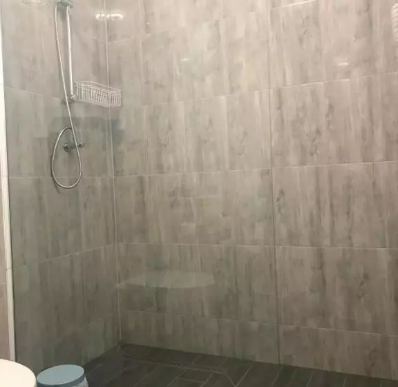 モーテル Noclegi Bielpon