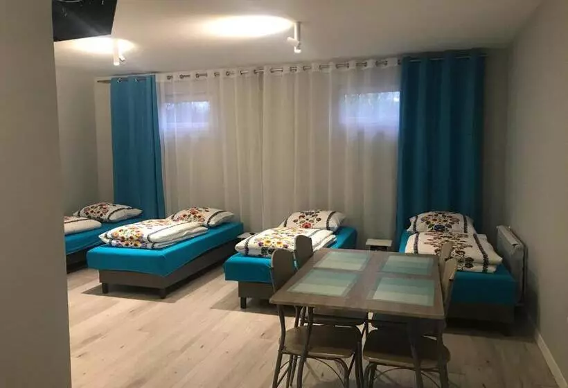 モーテル Noclegi Bielpon