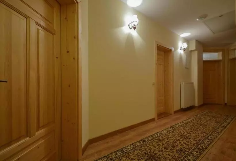 Majatalo Krokuschata Pod Sokolicą