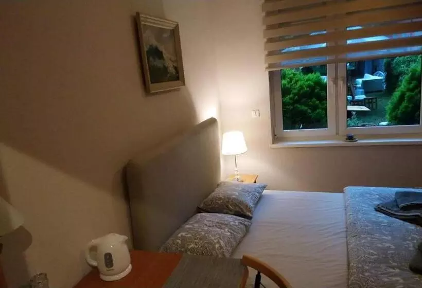 Majatalo Ohana Budget W Juracie