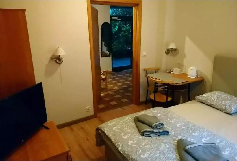 Majatalo Ohana Budget W Juracie