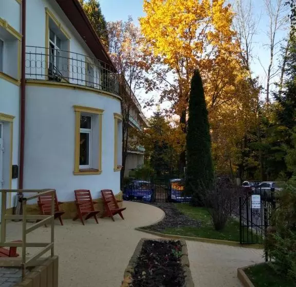 پانسیون Parkowa Rezydencja Hubal