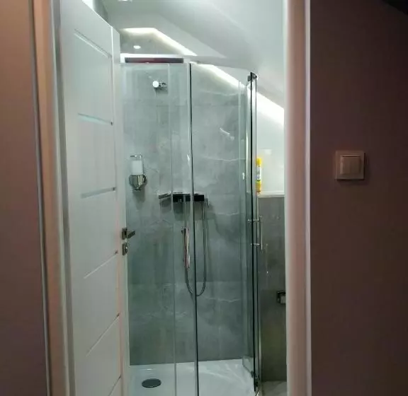 Majatalo Pokoje Hotelowe Nad Zalewem