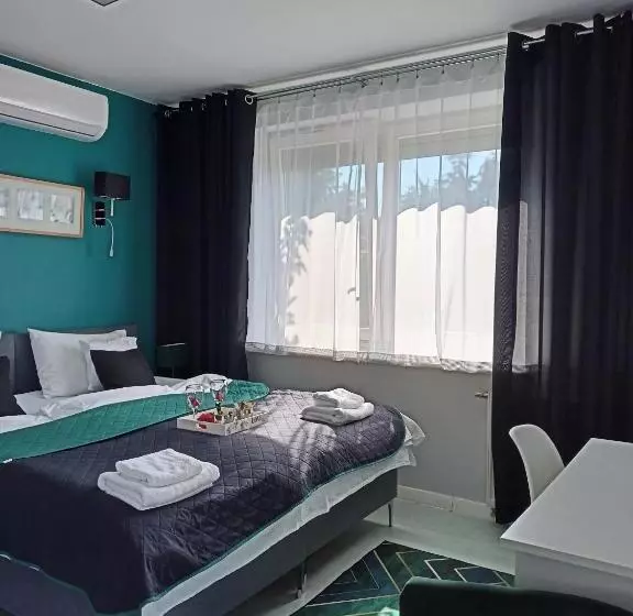 Majatalo Pokoje Hotelowe Nad Zalewem