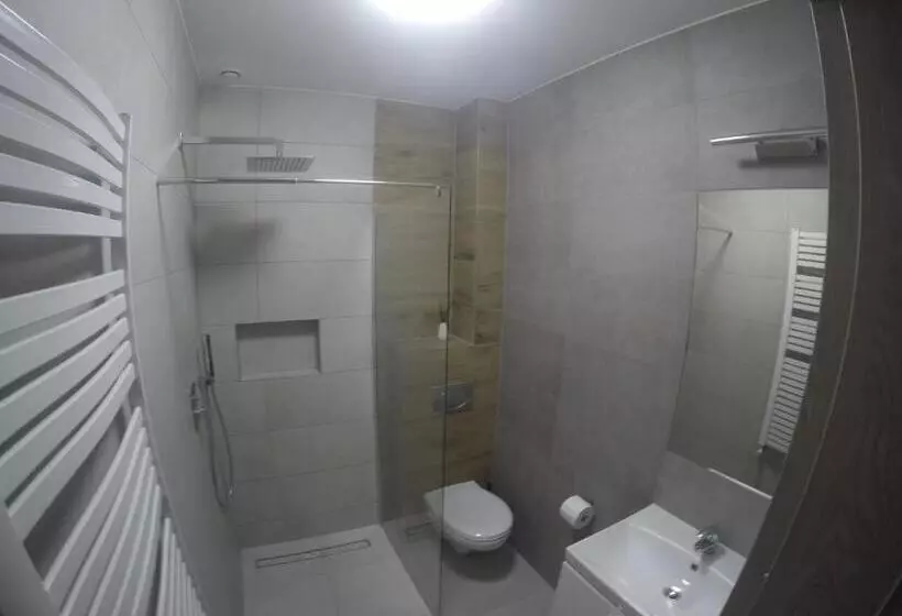 Majatalo Silver Residence