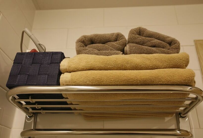 Ostello Lee & No Guesthouse