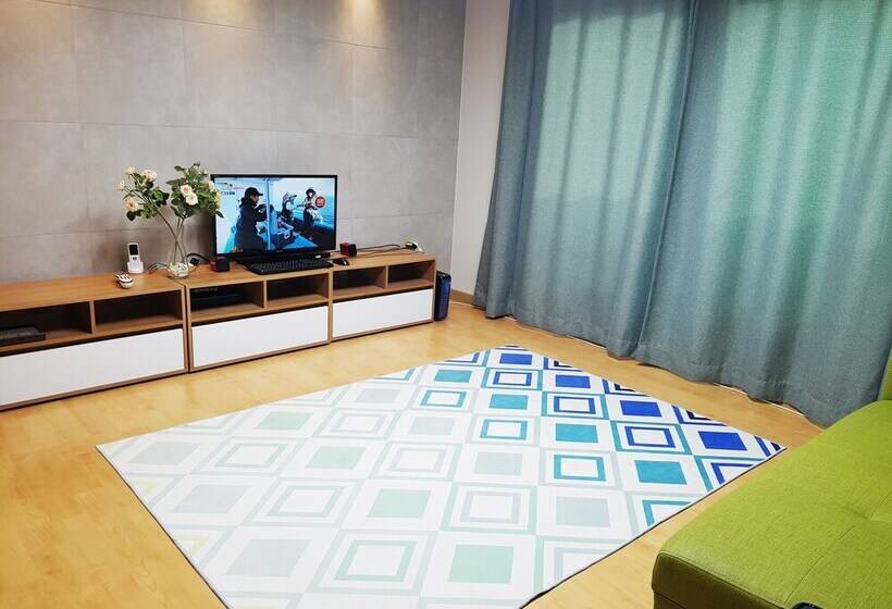 Ostello Lee & No Guesthouse