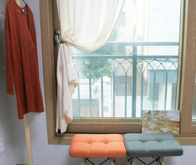 Ostello Lee & No Guesthouse