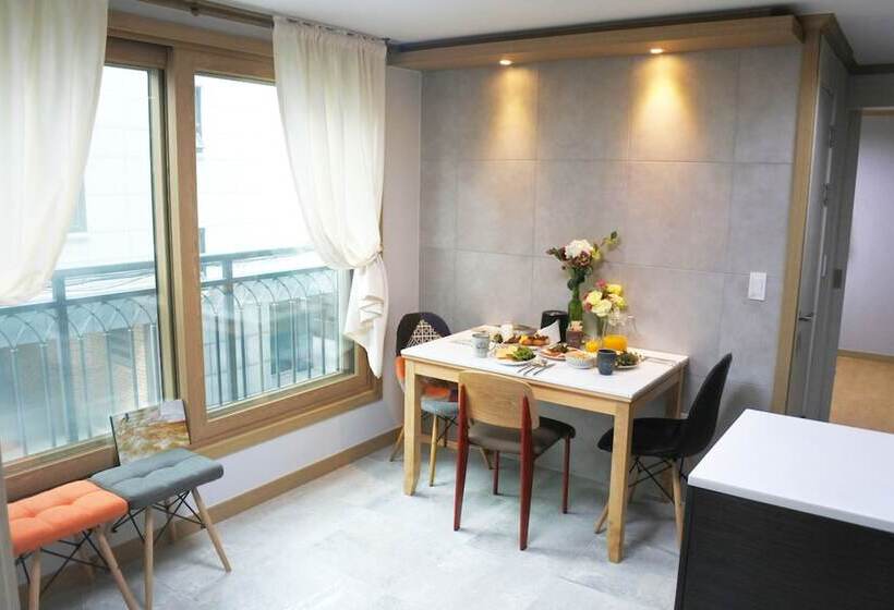 Ostello Lee & No Guesthouse