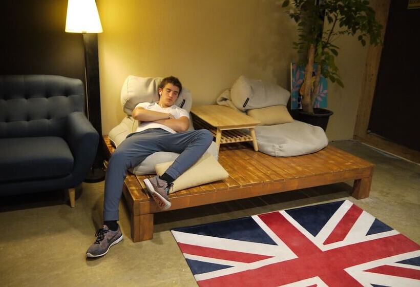 Ostello Lee & No Guesthouse