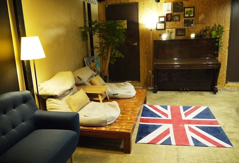 Ostello Lee & No Guesthouse