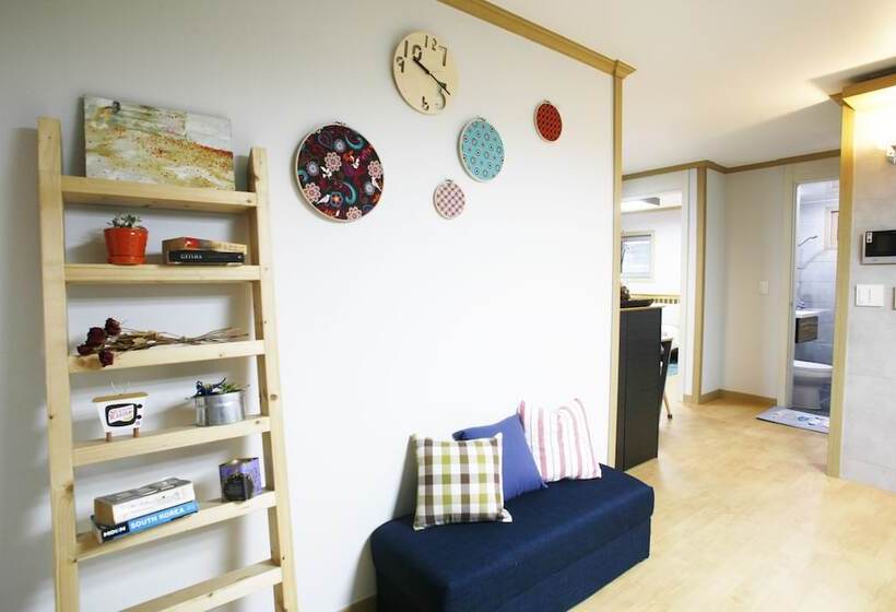 Ostello Lee & No Guesthouse