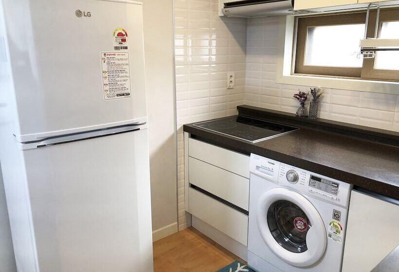 Ostello Lee & No Guesthouse