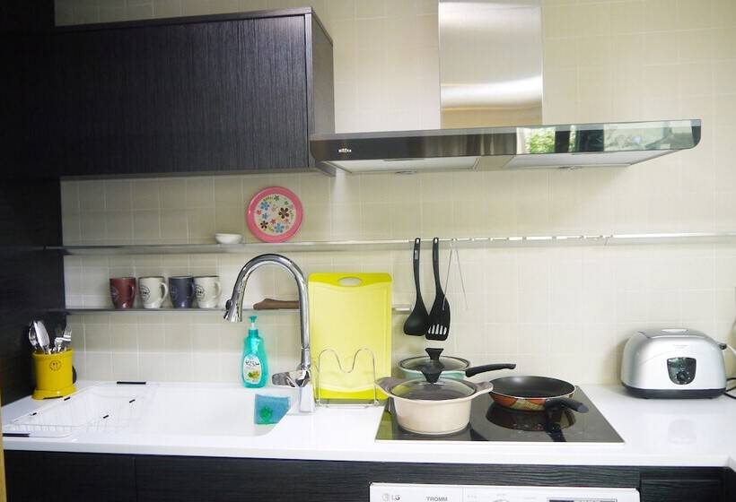 Ostello Lee & No Guesthouse