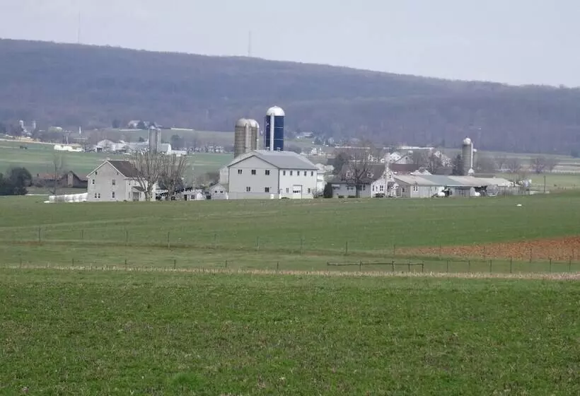 Amish Country Motel