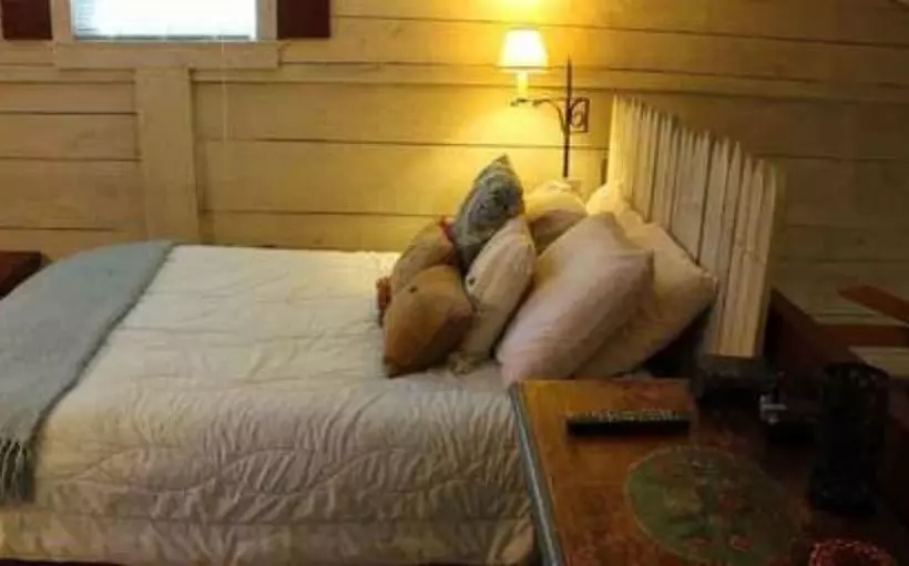 住宿加早餐  1777 Americana Inn