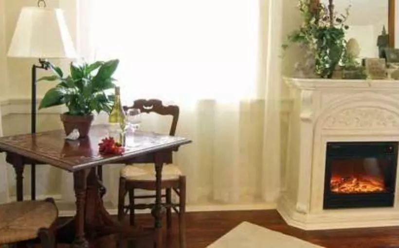 住宿加早餐  1777 Americana Inn