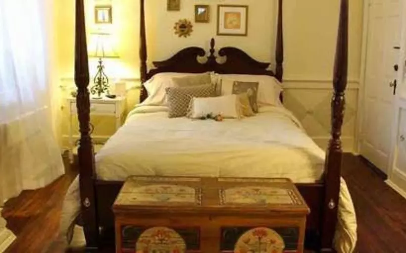 住宿加早餐  1777 Americana Inn