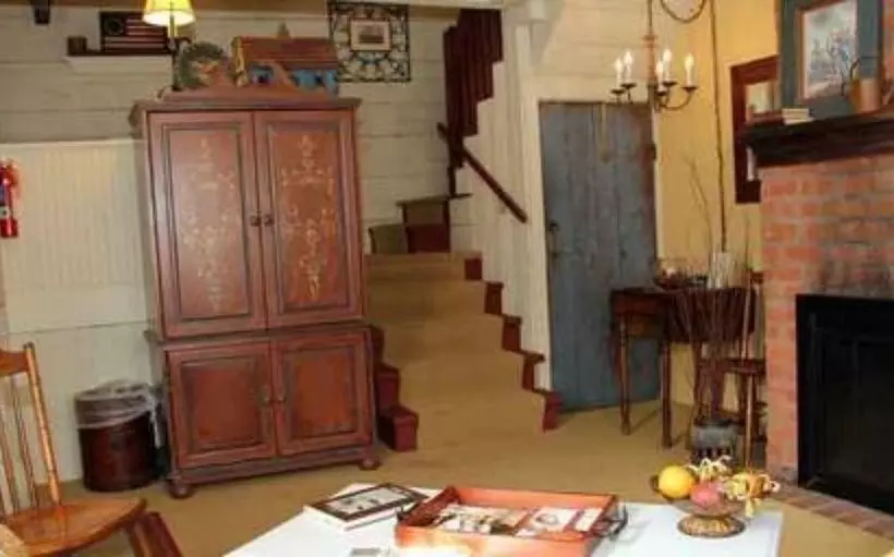 住宿加早餐  1777 Americana Inn