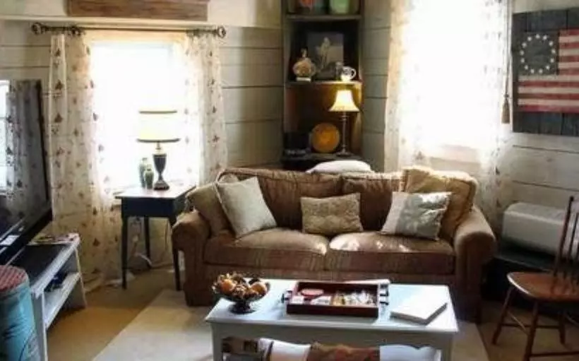 住宿加早餐  1777 Americana Inn