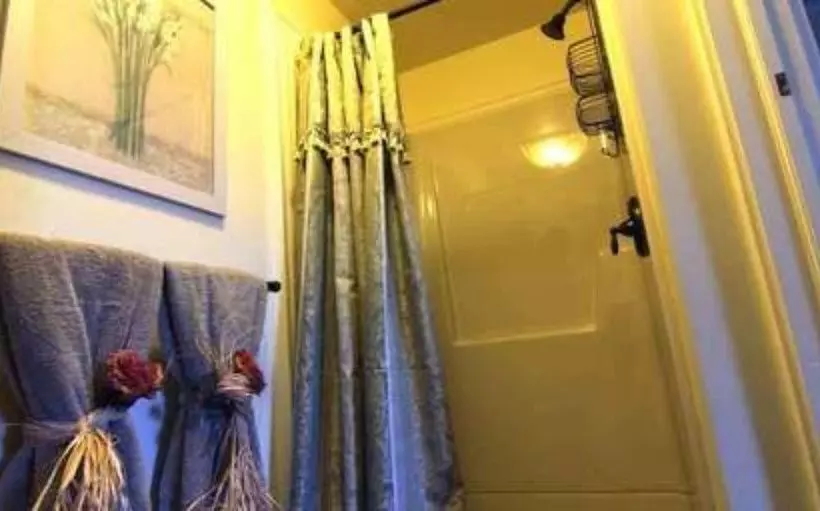 住宿加早餐  1777 Americana Inn