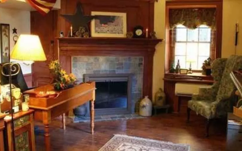 住宿加早餐  1777 Americana Inn