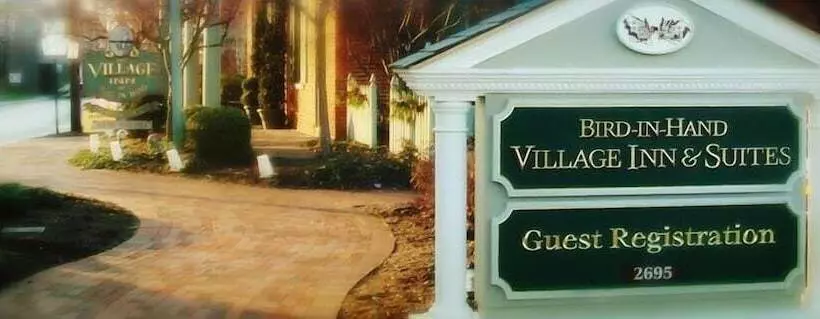 Bed and Breakfast Birdinhand Village Inn & Suites