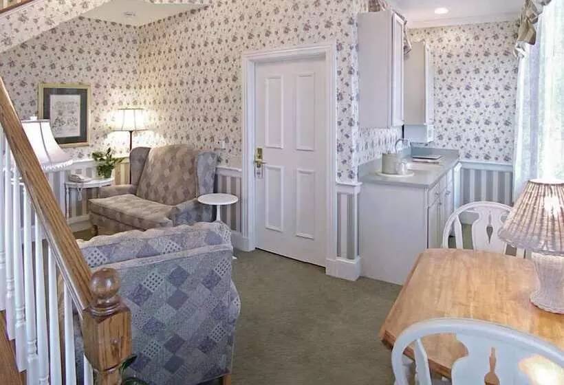 Bed and Breakfast Birdinhand Village Inn & Suites