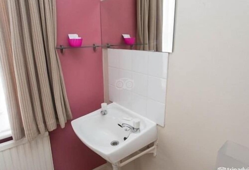 ベッドアンドブレックファースト The Beeches