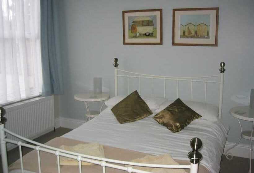 ベッドアンドブレックファースト The Beeches