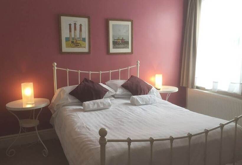 ベッドアンドブレックファースト The Beeches