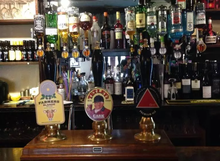 تختخواب و صبحانه The Queen Anne