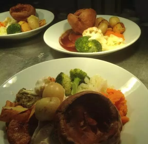 تختخواب و صبحانه The Queen Anne