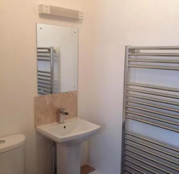 تختخواب و صبحانه The Queen Anne