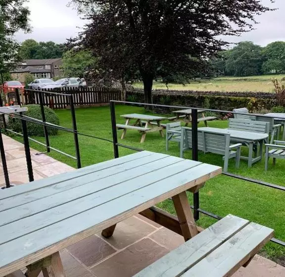 تختخواب و صبحانه The Queen Anne