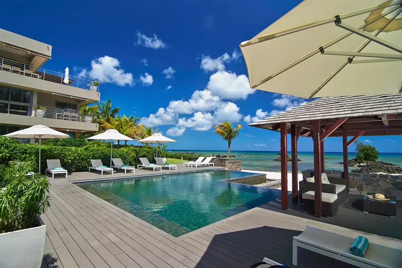 Bon Azur Beachfront Suites & Penthouses By Lov
