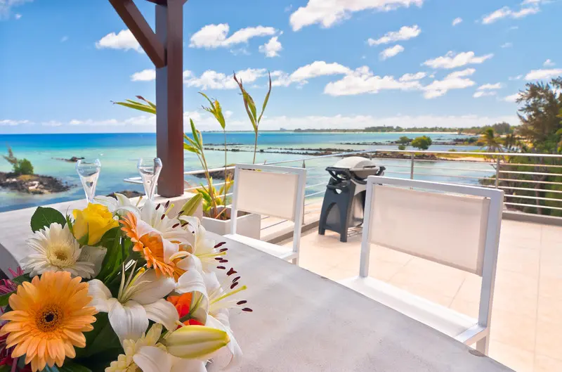 Bon Azur Beachfront Suites & Penthouses By Lov
