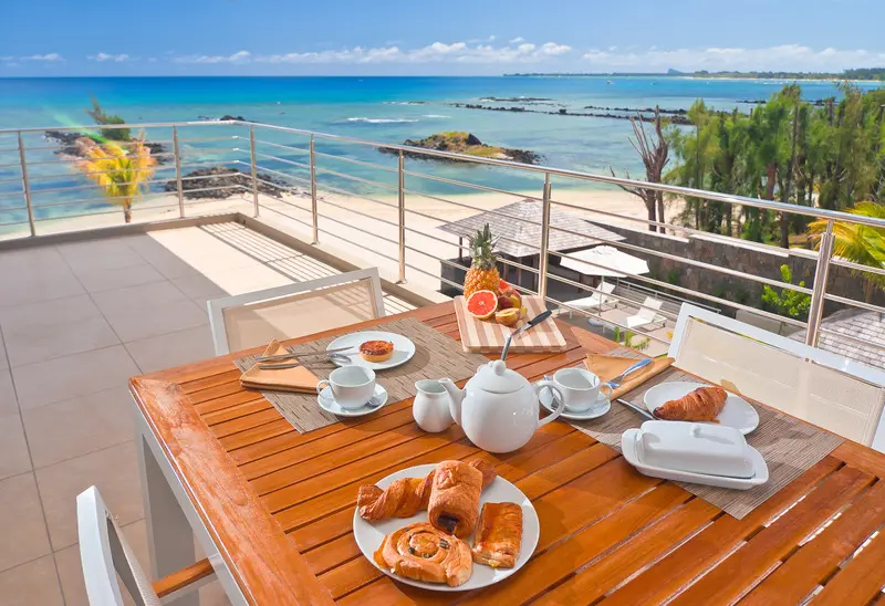 Bon Azur Beachfront Suites & Penthouses By Lov