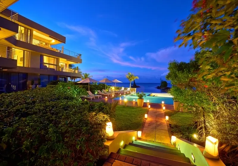 Bon Azur Beachfront Suites & Penthouses By Lov