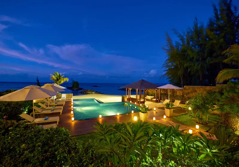 Bon Azur Beachfront Suites & Penthouses By Lov