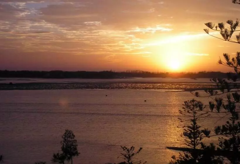 Crystal Bay On The Broadwater