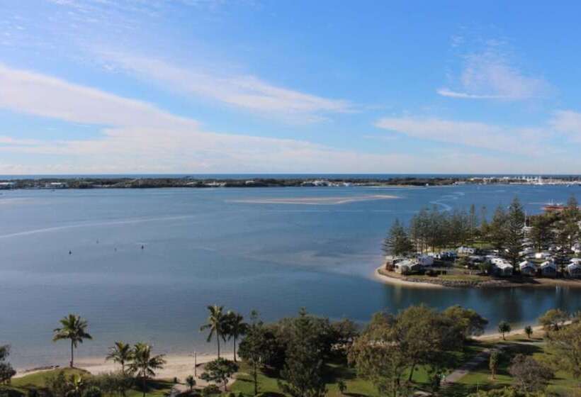 Crystal Bay On The Broadwater