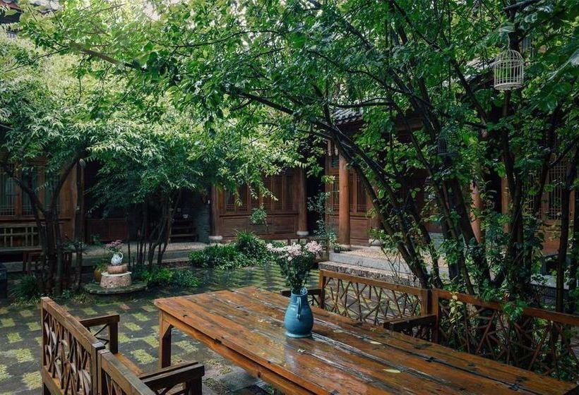 Hotel Blossom Hill Inneminentland