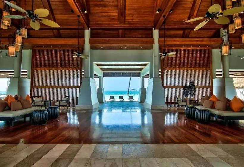 هتل Hilton Ngapali Resort & Spa