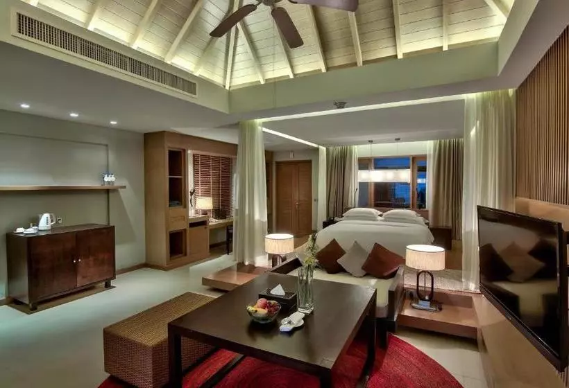 هتل Hilton Ngapali Resort & Spa