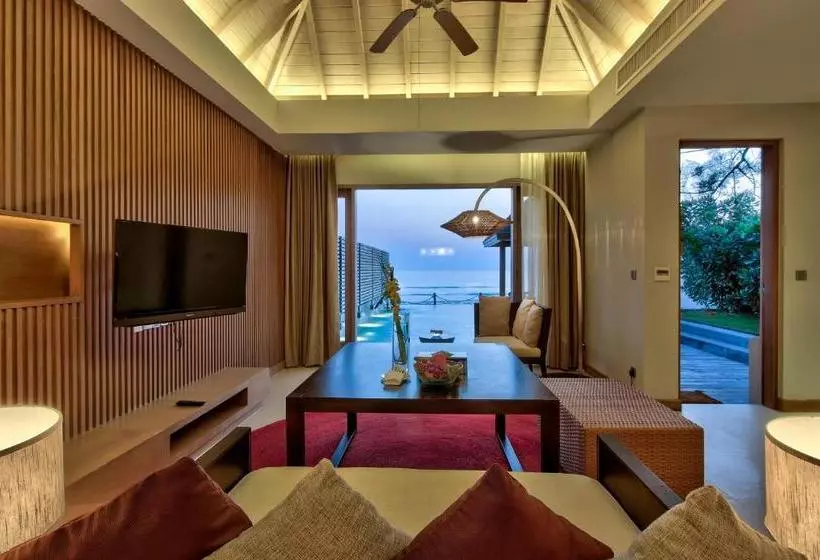 هتل Hilton Ngapali Resort & Spa