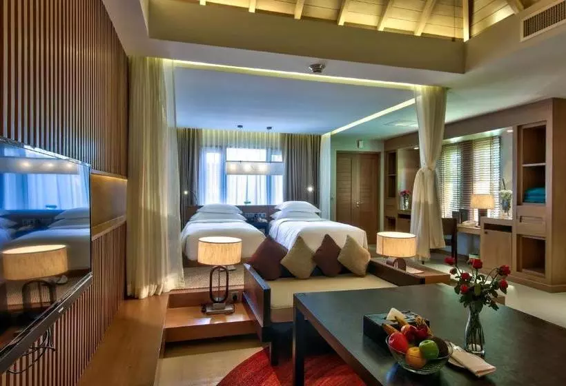 هتل Hilton Ngapali Resort & Spa